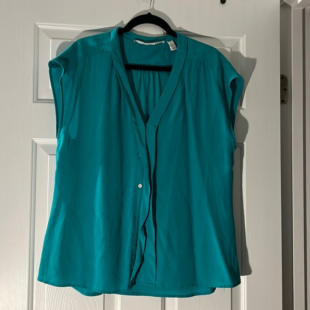 Sleeveless blouse